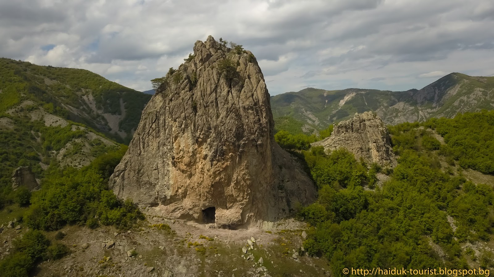 Бер кая. Гора Деликли Кая. Пандчар Кая Крым. Крепость Сары-Кая. Ардыч Кая.